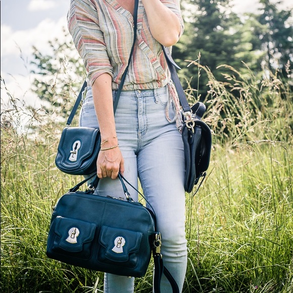 NWT - Firenze Italian leather satchel - Picture 7 of 7